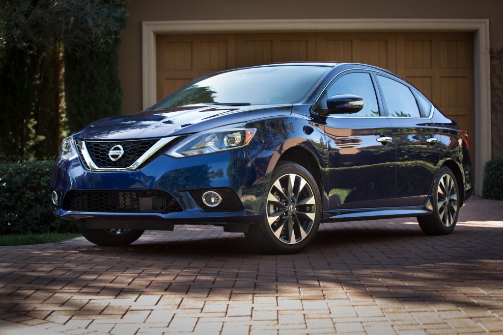 2016-Nissan-Sentra-SR-front-three-quarter