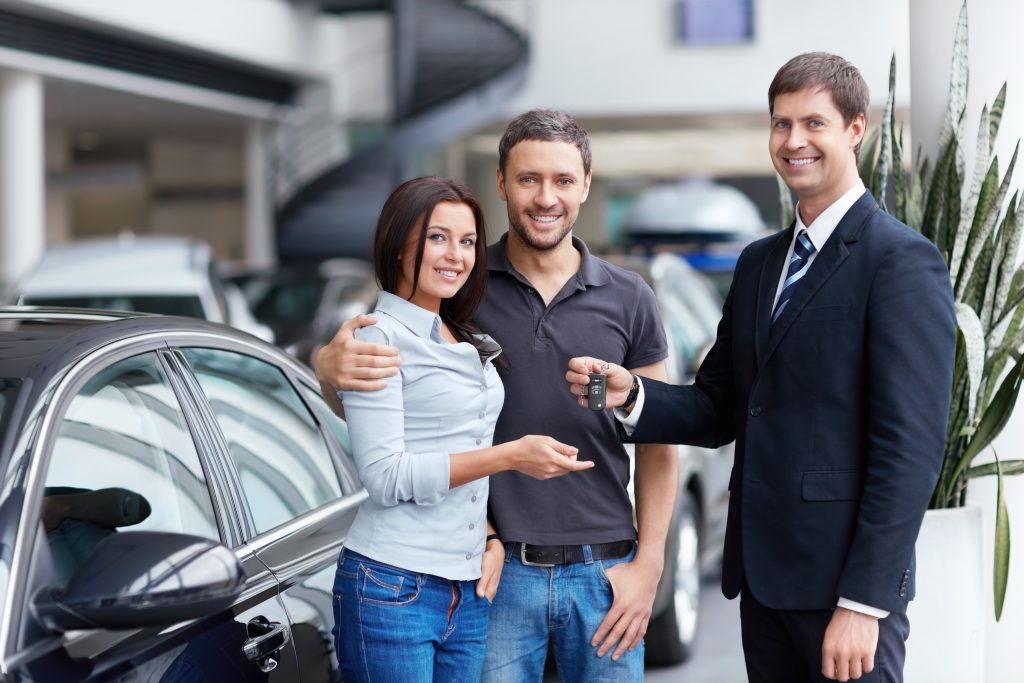 couple approve car loan